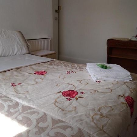 Renovated 4-Bed Home - Sleeps 9 - Parking - Spa Blackpool Esterno foto