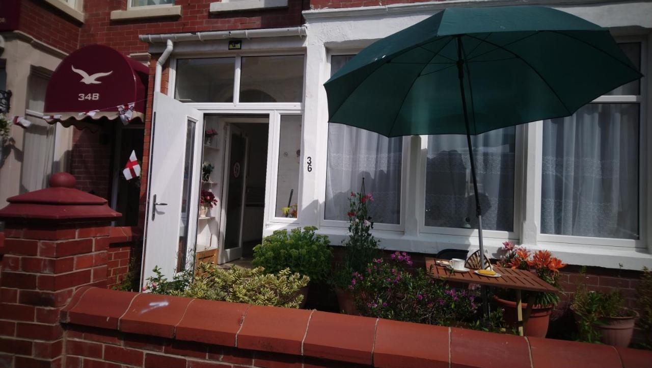 Renovated 4-Bed Home - Sleeps 9 - Parking - Spa Blackpool Esterno foto