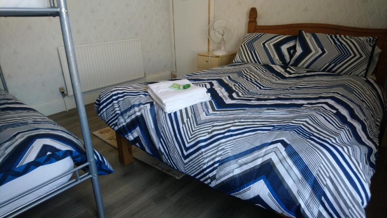 Renovated 4-Bed Home - Sleeps 9 - Parking - Spa Blackpool Esterno foto